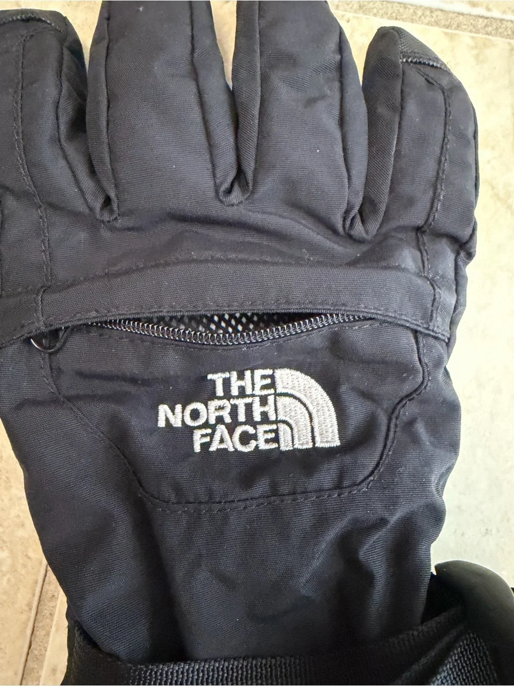 THE NORTH FACE juniors Montana Insulated Ski Glove, TNF Black, size  Medium